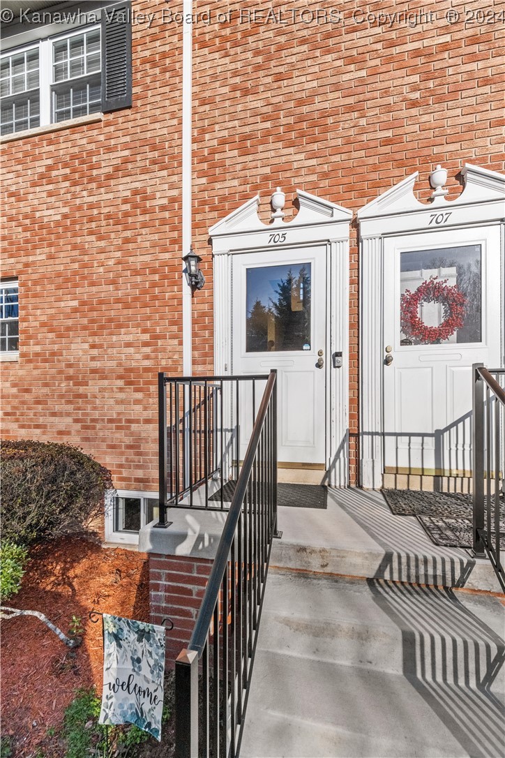 705 Castlegate Road South Charleston, WV 25303 - Photo 4 of 30 Gallery Image 4