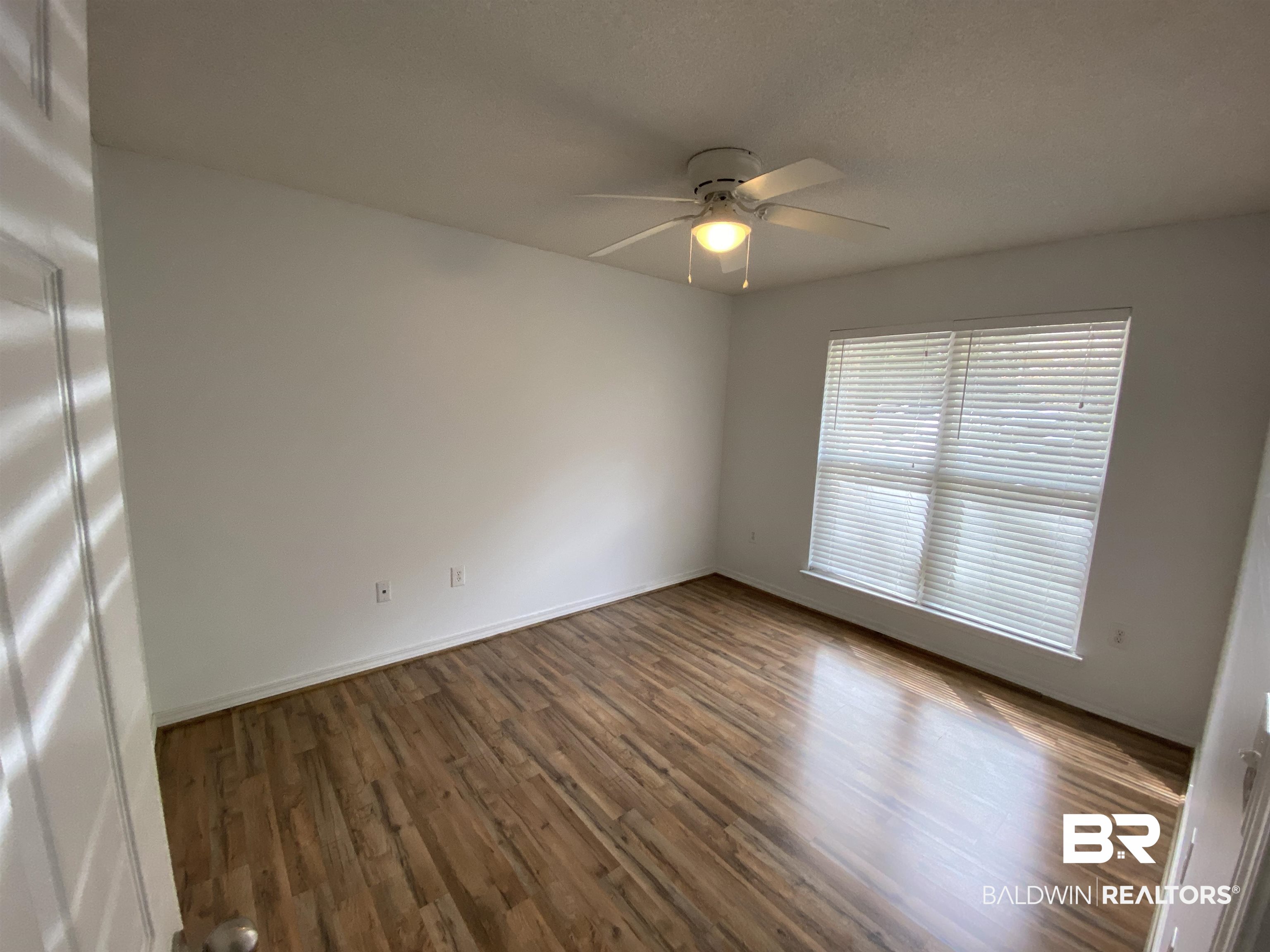 193 Lakeview Loop Daphne, AL 36526 - Photo 8 of 18