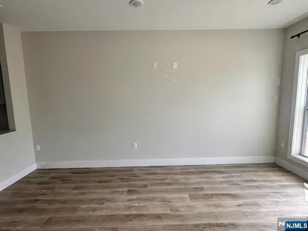 $2,550 | 387 Park Street, Unit 403, Hackensack, NJ 07601
