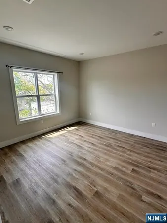$2,550 | 387 Park Street, Unit 403, Hackensack, NJ 07601