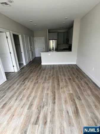 $2,550 | 387 Park Street, Unit 403, Hackensack, NJ 07601