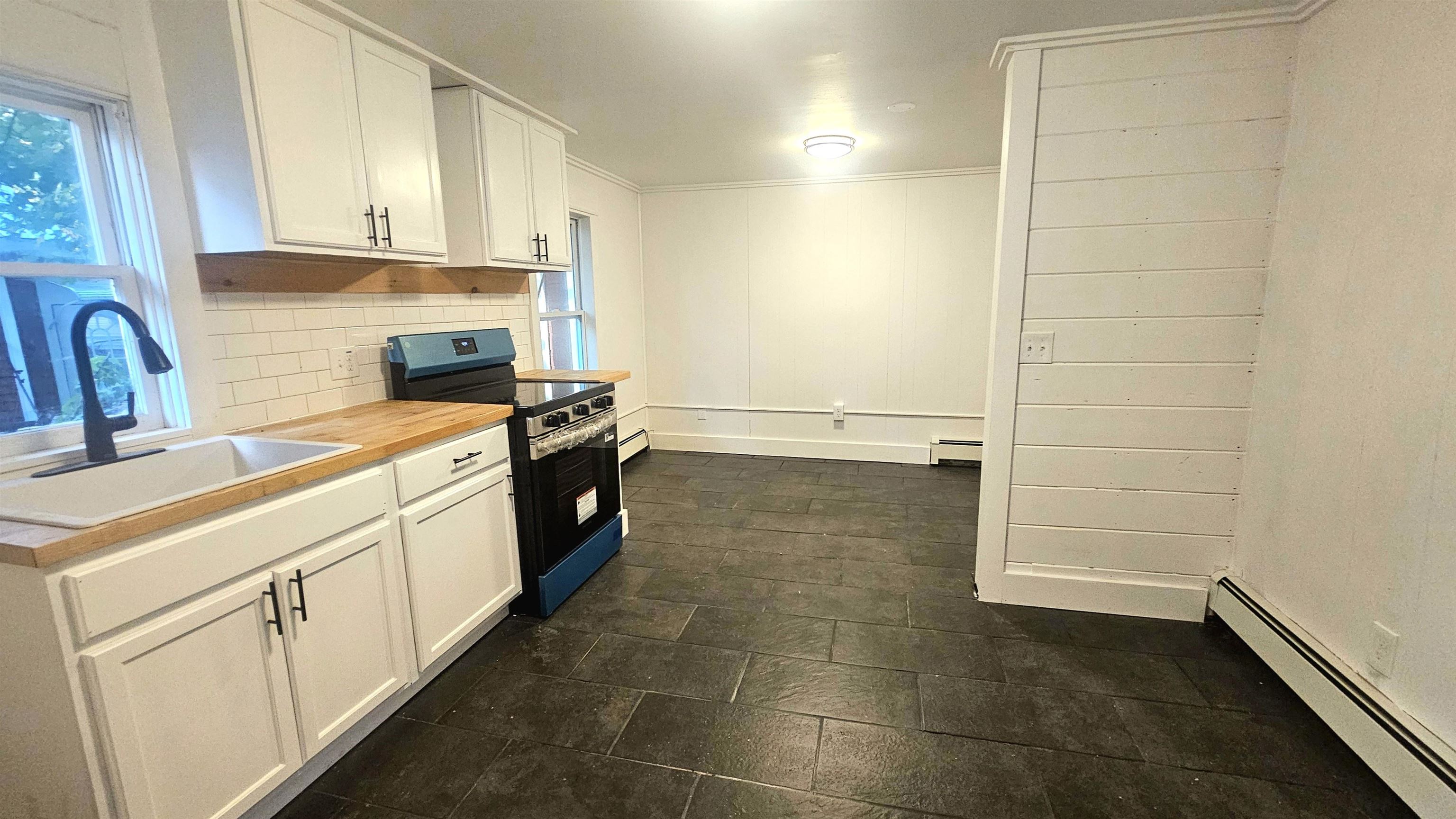 215 Maple Street Bennington, VT 05201 - Photo 5 of 26