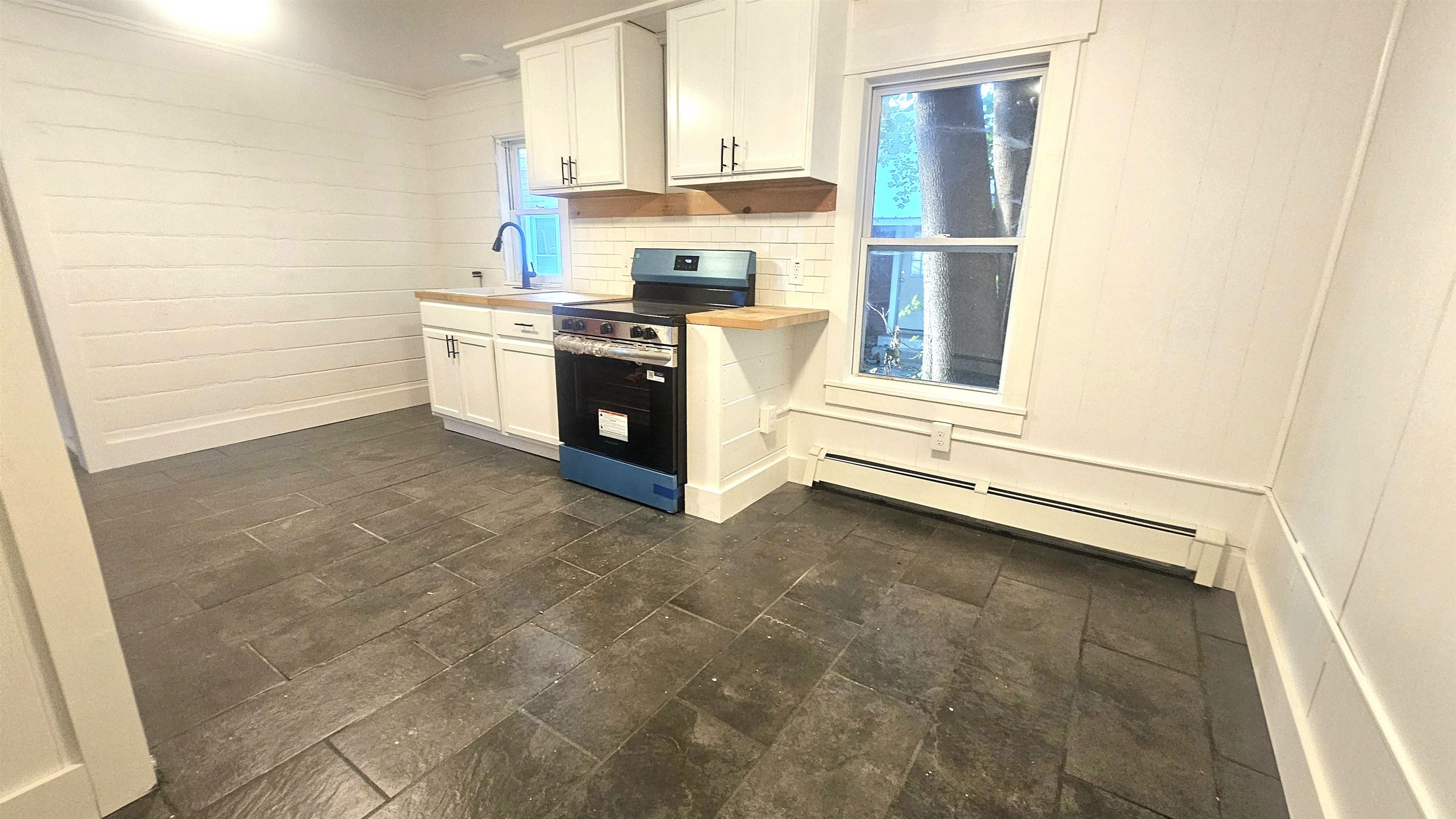 215 Maple Street Bennington, VT 05201 - Photo 7 of 26