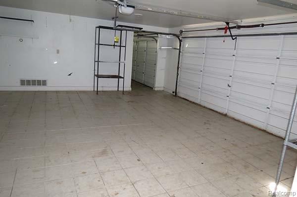 1116 Harvard Road Berkley, MI 48072 - Photo 9 of 9 Garage