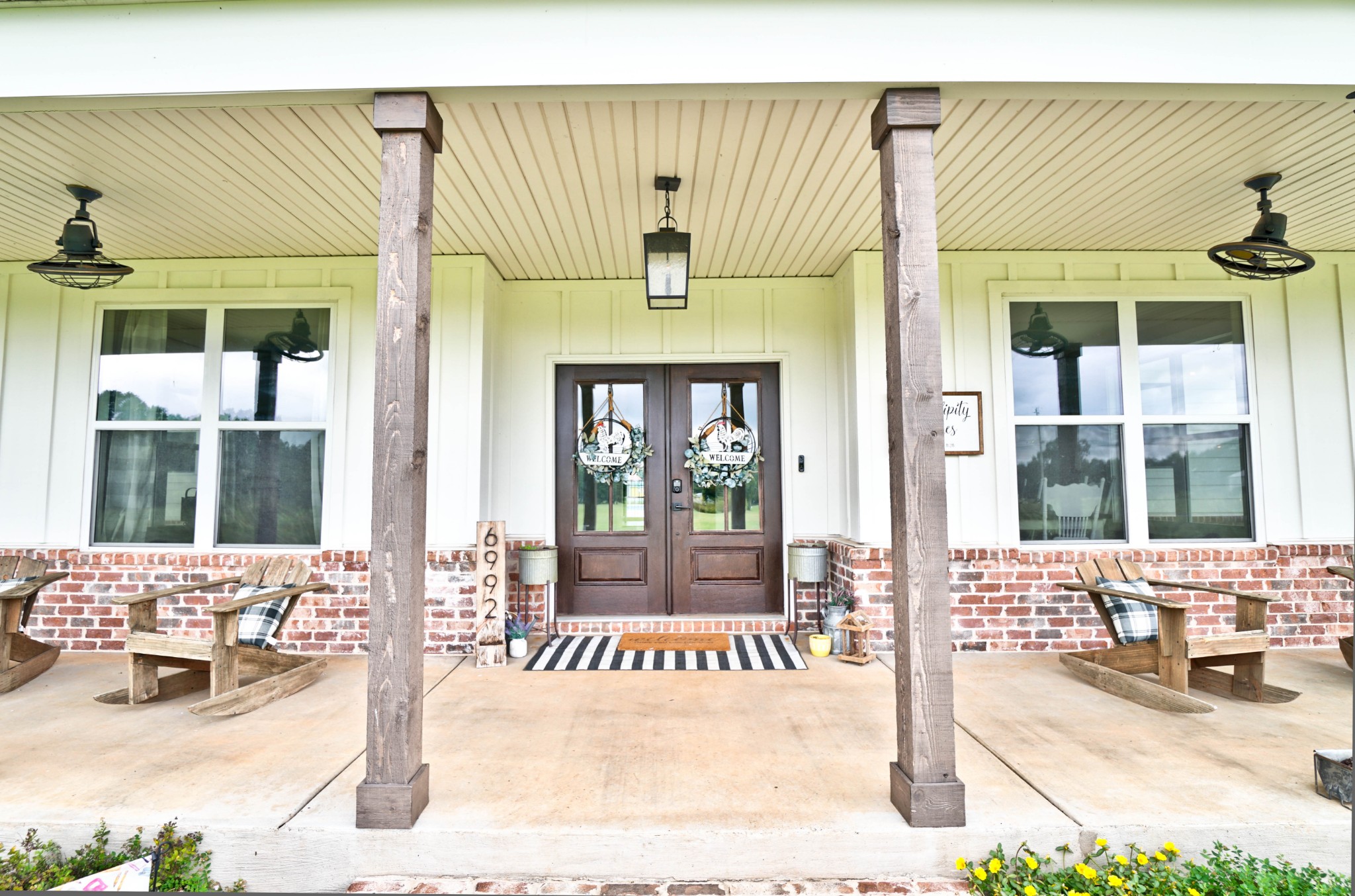 6992 Wayside Road Christiana, TN 37037 - Photo 6 of 44 As you approach this home's front doors, you are welcomed by a magnificent, covered wrap around porch!