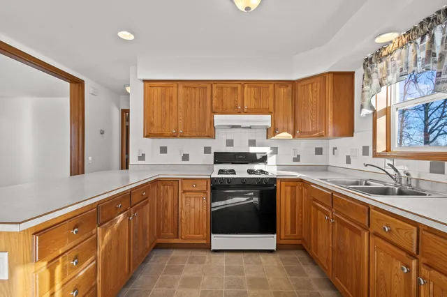 $349,900 | 3286 County Road East, Omro, WI 54963