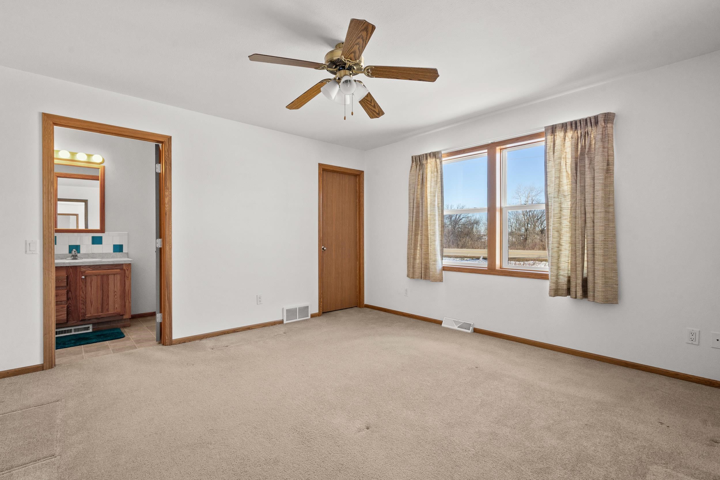 3286 County Road East Omro, WI 54963 - Photo 14 of 34