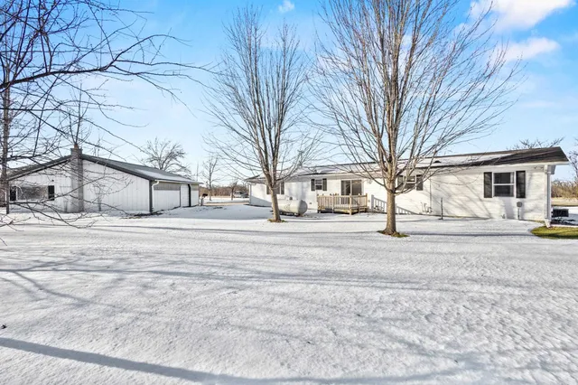 $349,900 | 3286 County Road East, Omro, WI 54963