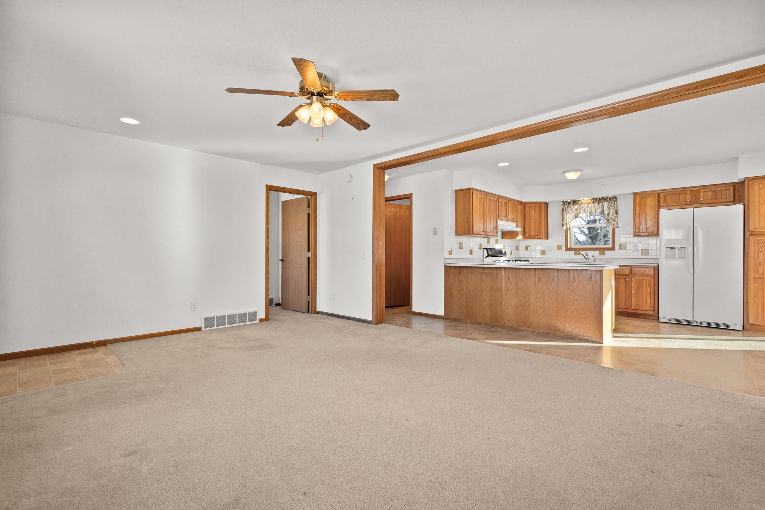 3286 County Road East Omro, WI 54963 - Photo 9 of 34