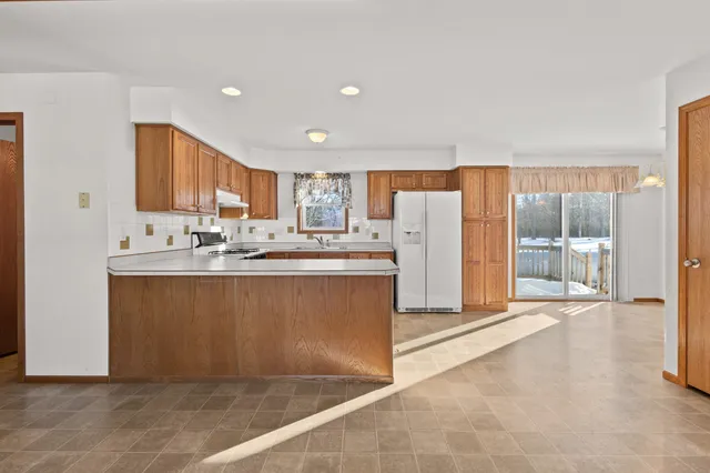 $349,900 | 3286 County Road East, Omro, WI 54963