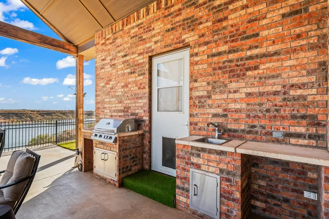 $619,000 | 306 Palomino Drive, Lubbock, TX 79404