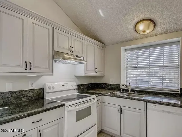 $1,795 | 4601 North 102nd Avenue, Unit 1056, Phoenix, AZ 85037