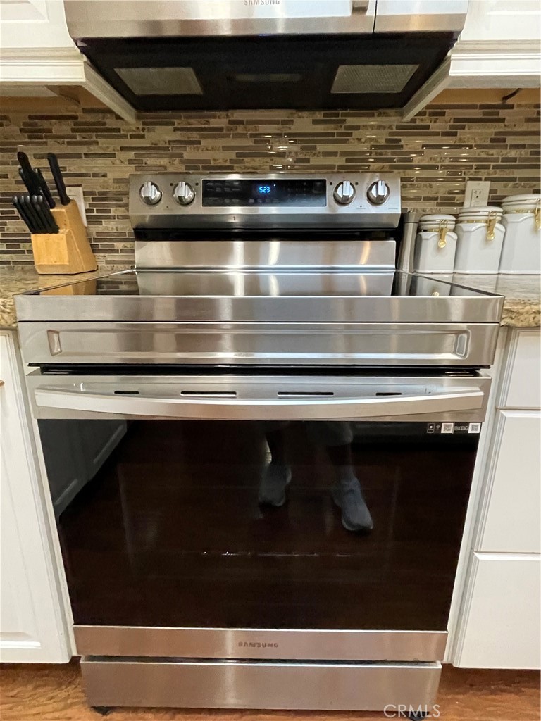 662 Via Los Altos, Unit P Laguna Woods, CA 92637 - Photo 31 of 46 a close view of stove top oven
