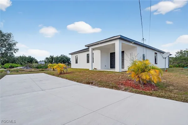 $465,000 | 2513 69th Street West, Lehigh Acres, FL 33971