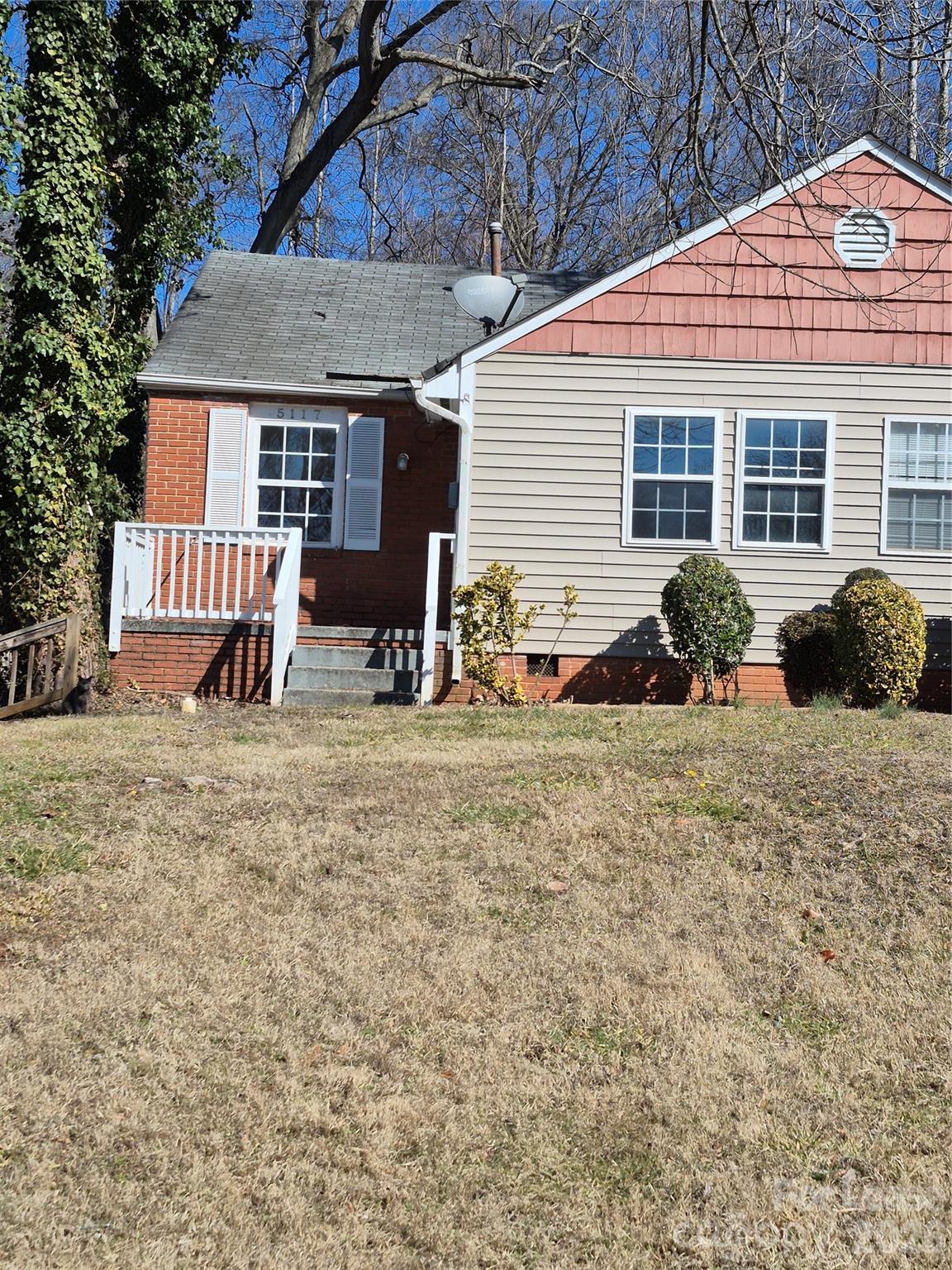 5117 Valley Stream Road Charlotte, NC 28209 - Photo 2 of 10