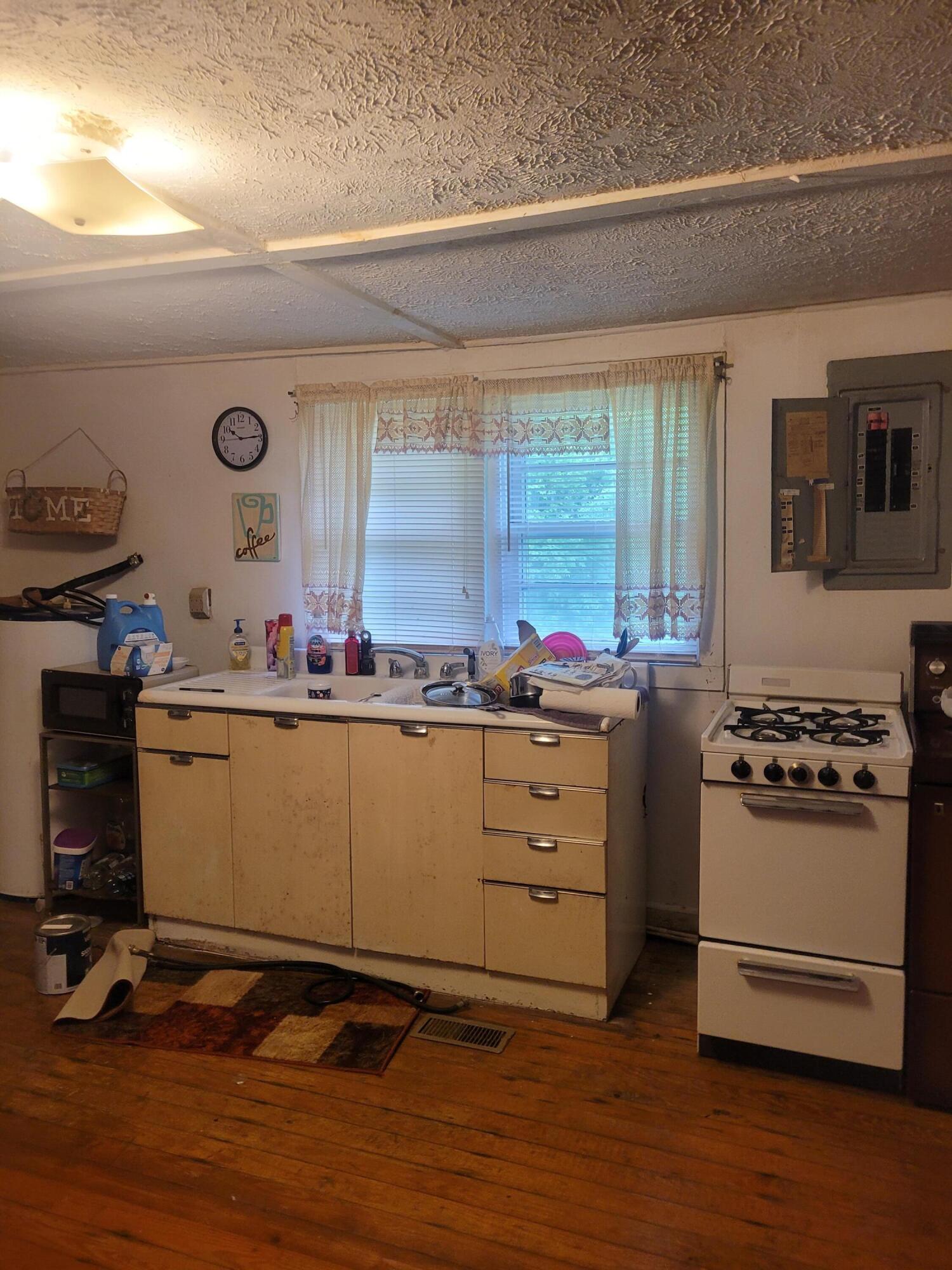 593 Prewitt Road Woodbine, KY 40771 - Photo 14 of 23 20240514_123345