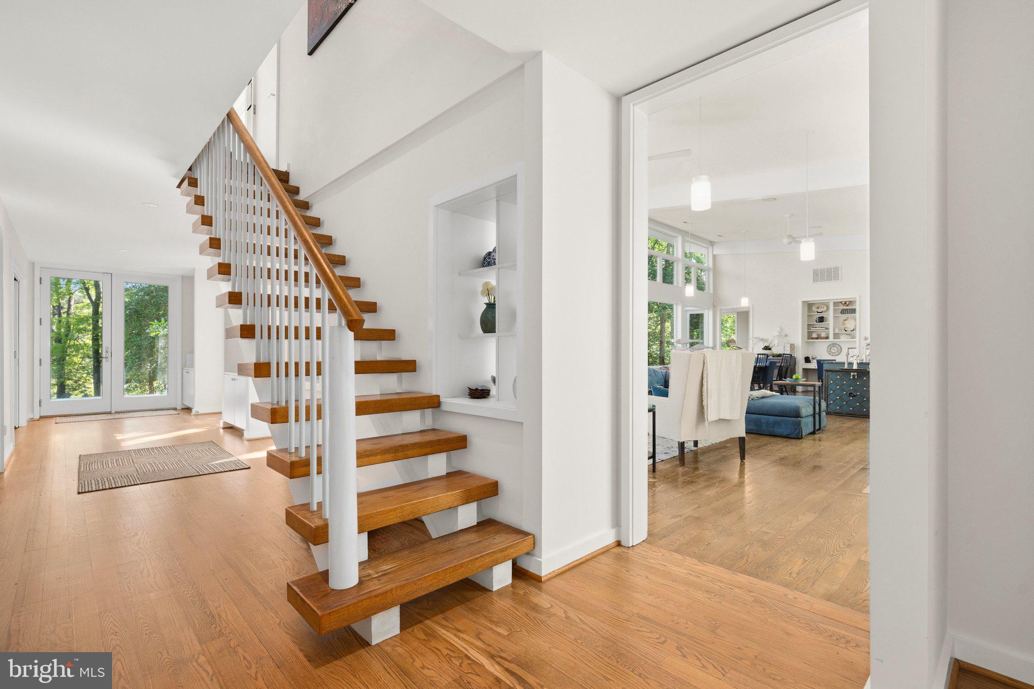 316 Gordon Road Kinsale, VA 22488 - Photo 28 of 45 Inviting entryway with modern flair.