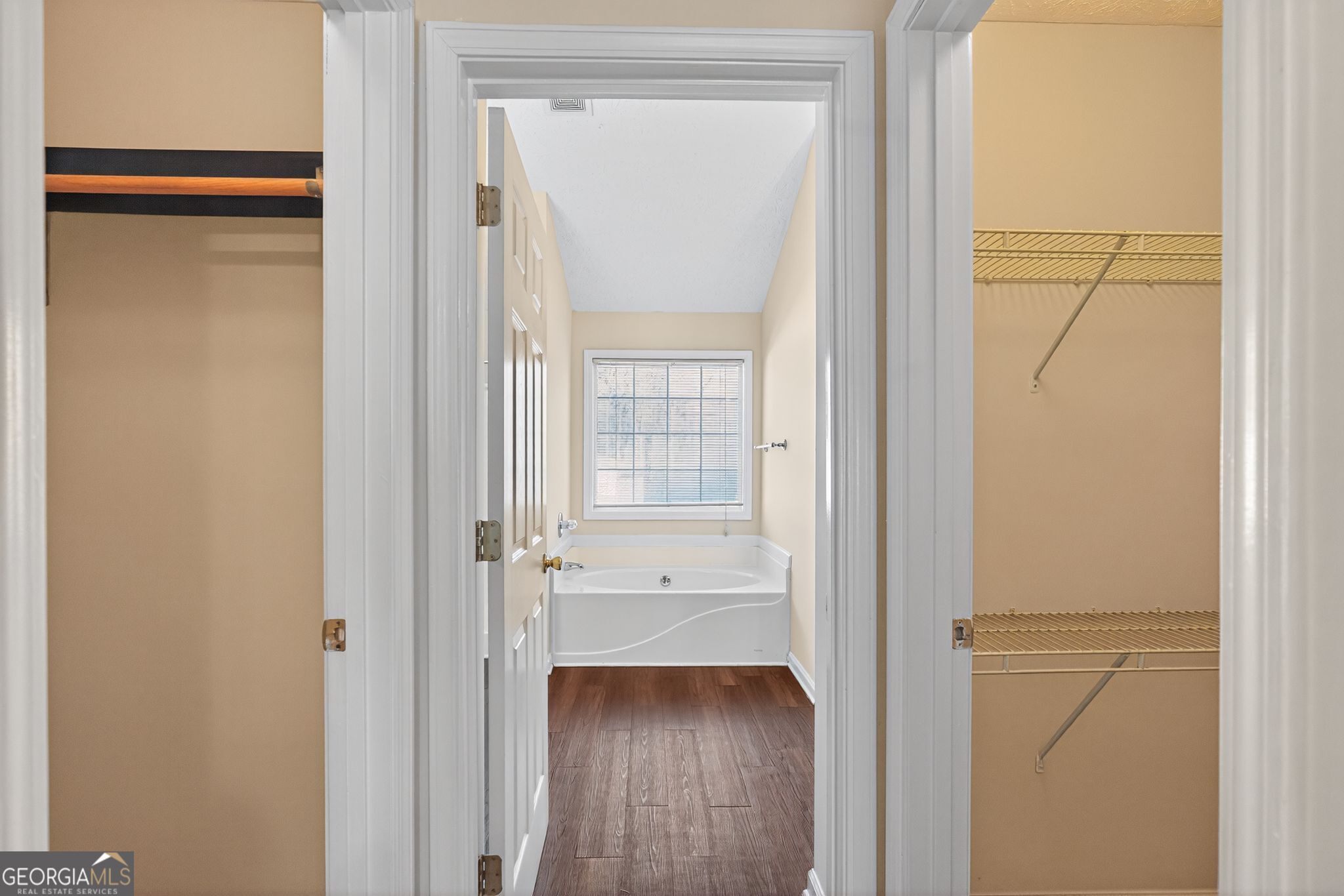 3812 Walnut Path Lithonia, GA 30038 - Photo 23 of 37 a view of bathroom with a tub