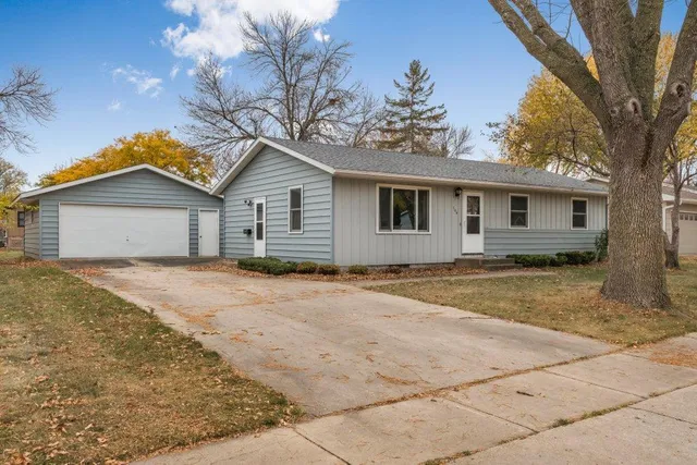 $210,000 | 704 11th Avenue Southeast, Willmar, MN 56201