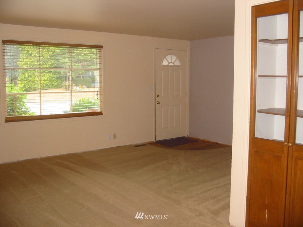 1007 Dibb Street Bremerton, WA 98310 - Photo 2 of 10 Gallery Image 2