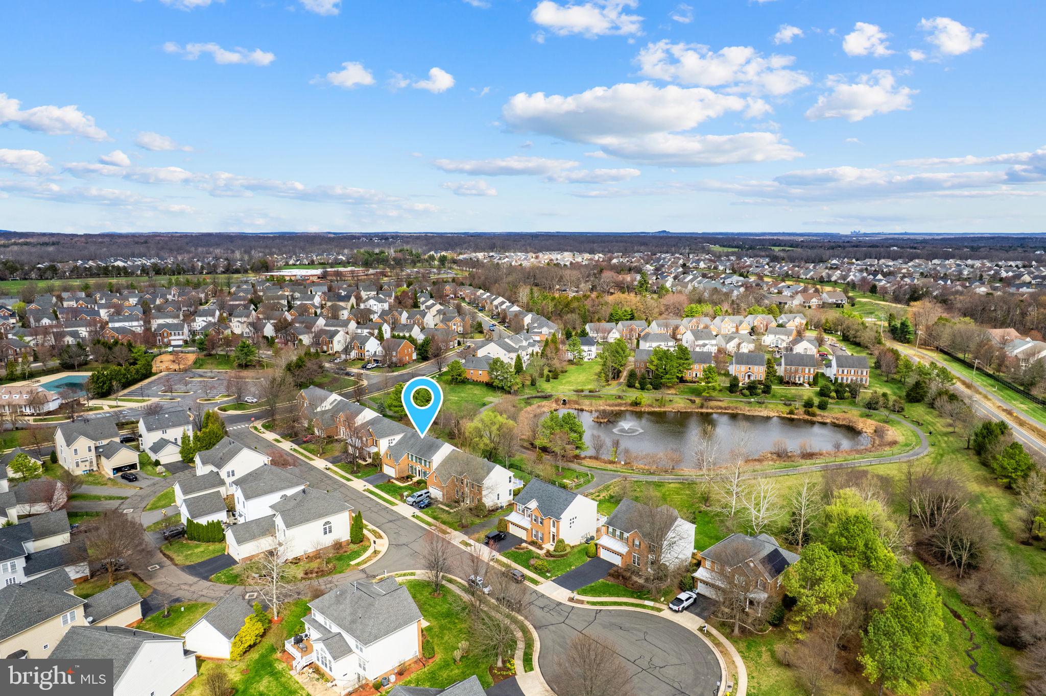 6913 Bitterroot Court Gainesville, VA 20155 - Photo 4 of 56 Cul de sac & pond location, doesn't get any better