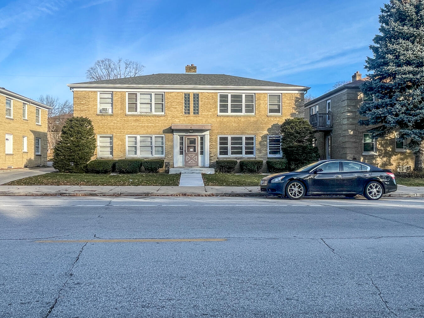 6910 West Center Street, Unit 3 Milwaukee, WI 53210 - Photo 1 of 19 Front View