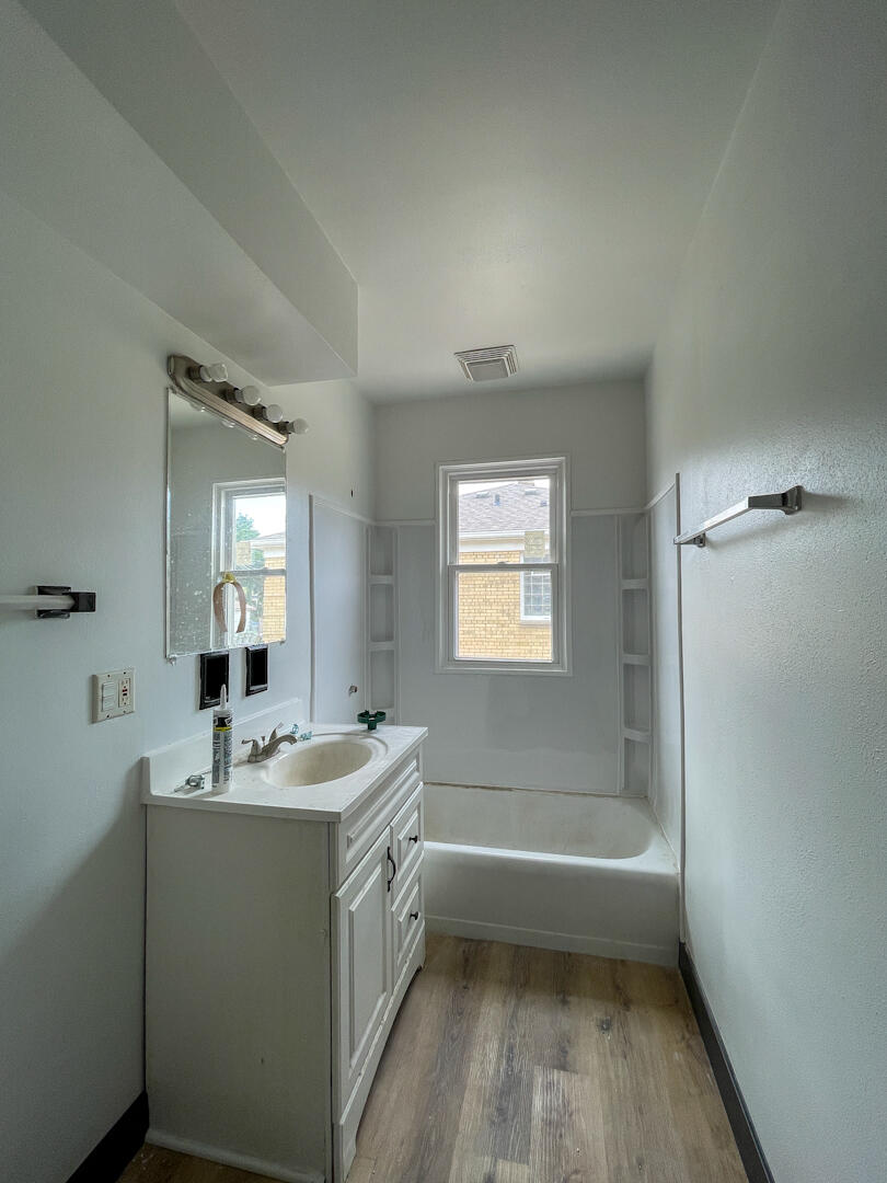 6910 West Center Street, Unit 3 Milwaukee, WI 53210 - Photo 14 of 19 Bathroom