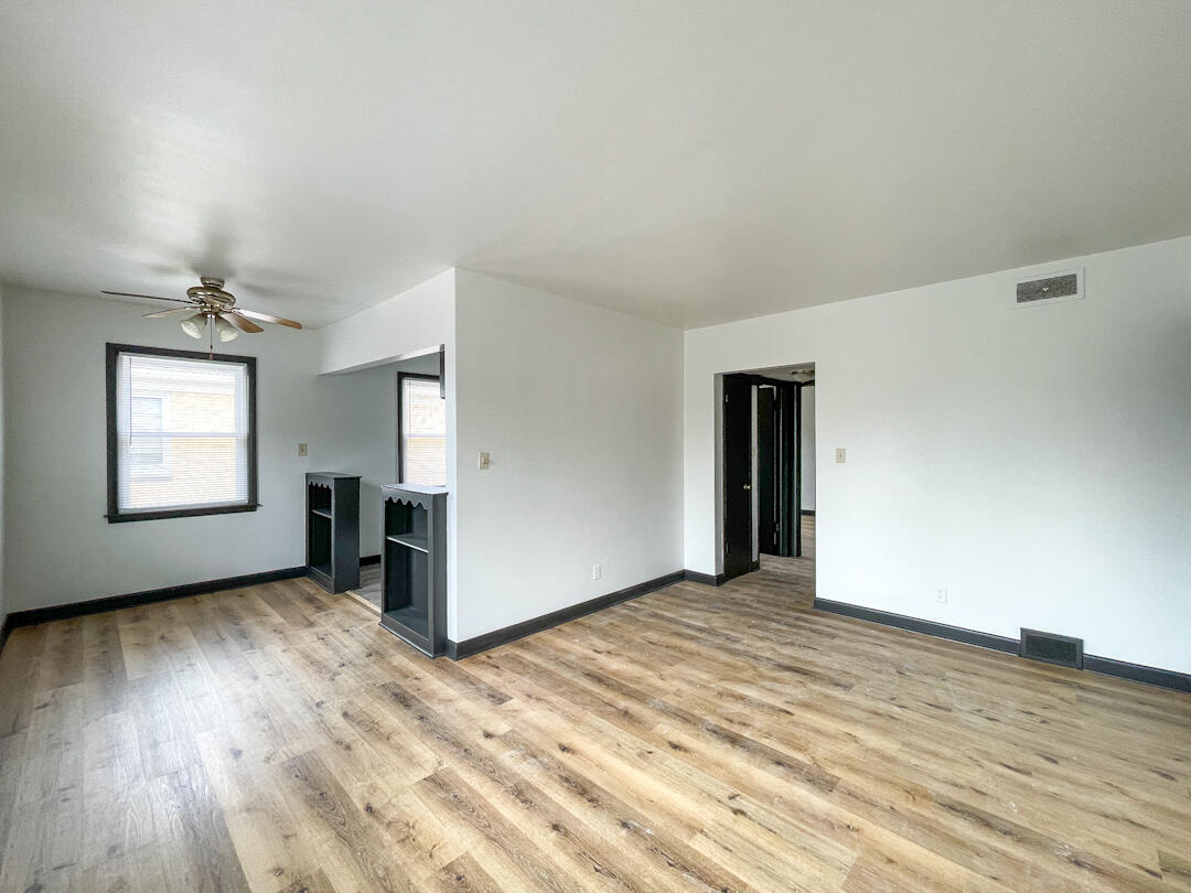 6910 West Center Street, Unit 3 Milwaukee, WI 53210 - Photo 5 of 19 Living/Dining