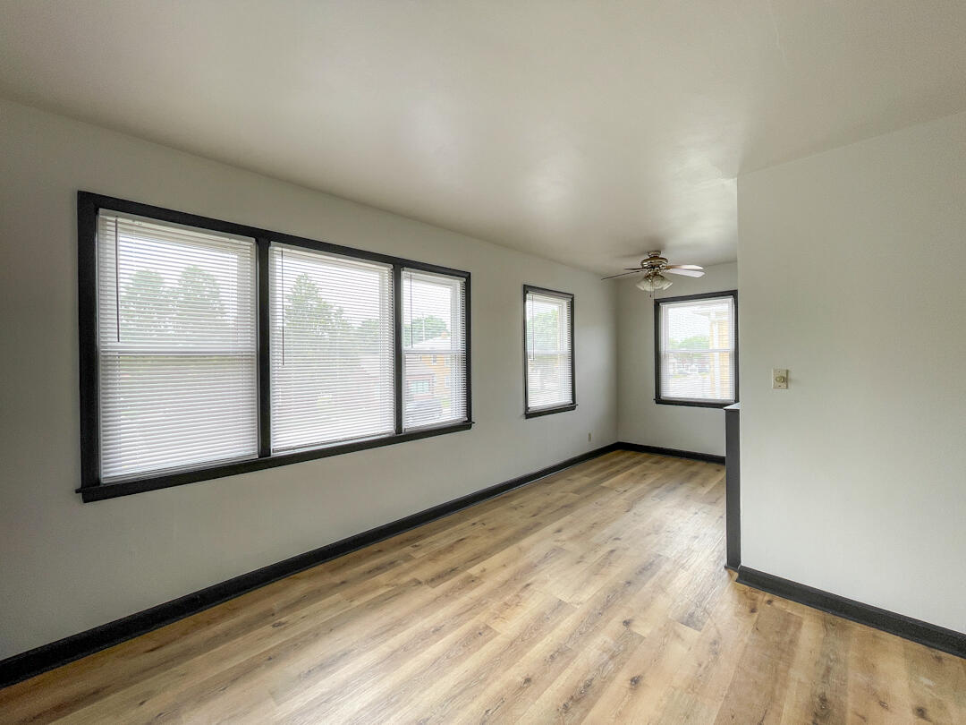 6910 West Center Street, Unit 3 Milwaukee, WI 53210 - Photo 6 of 19 Living/Dining