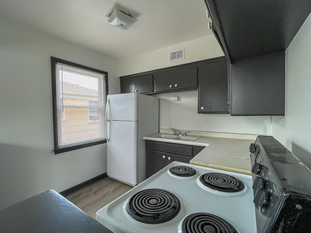 6910 West Center Street, Unit 3 Milwaukee, WI 53210 - Photo 9 of 19 Kitchen