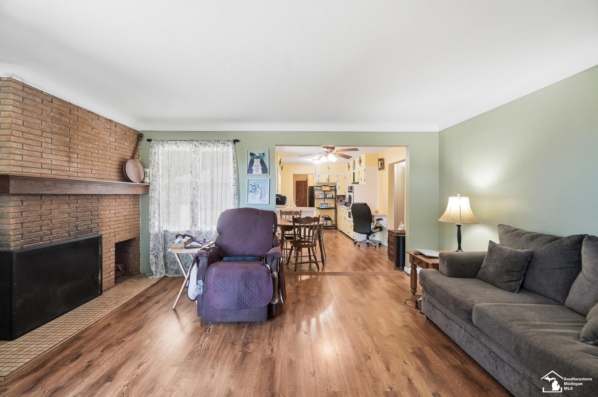 904 Custer Street Monroe, MI 48161 - Photo 10 of 42 50213237-48dbde79-09b6-4a1c-a07e-0f88cbb288e0.JPG