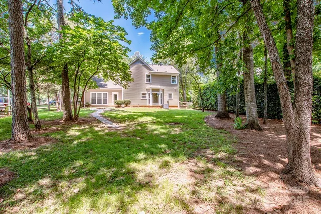 a house view with a outdoor space