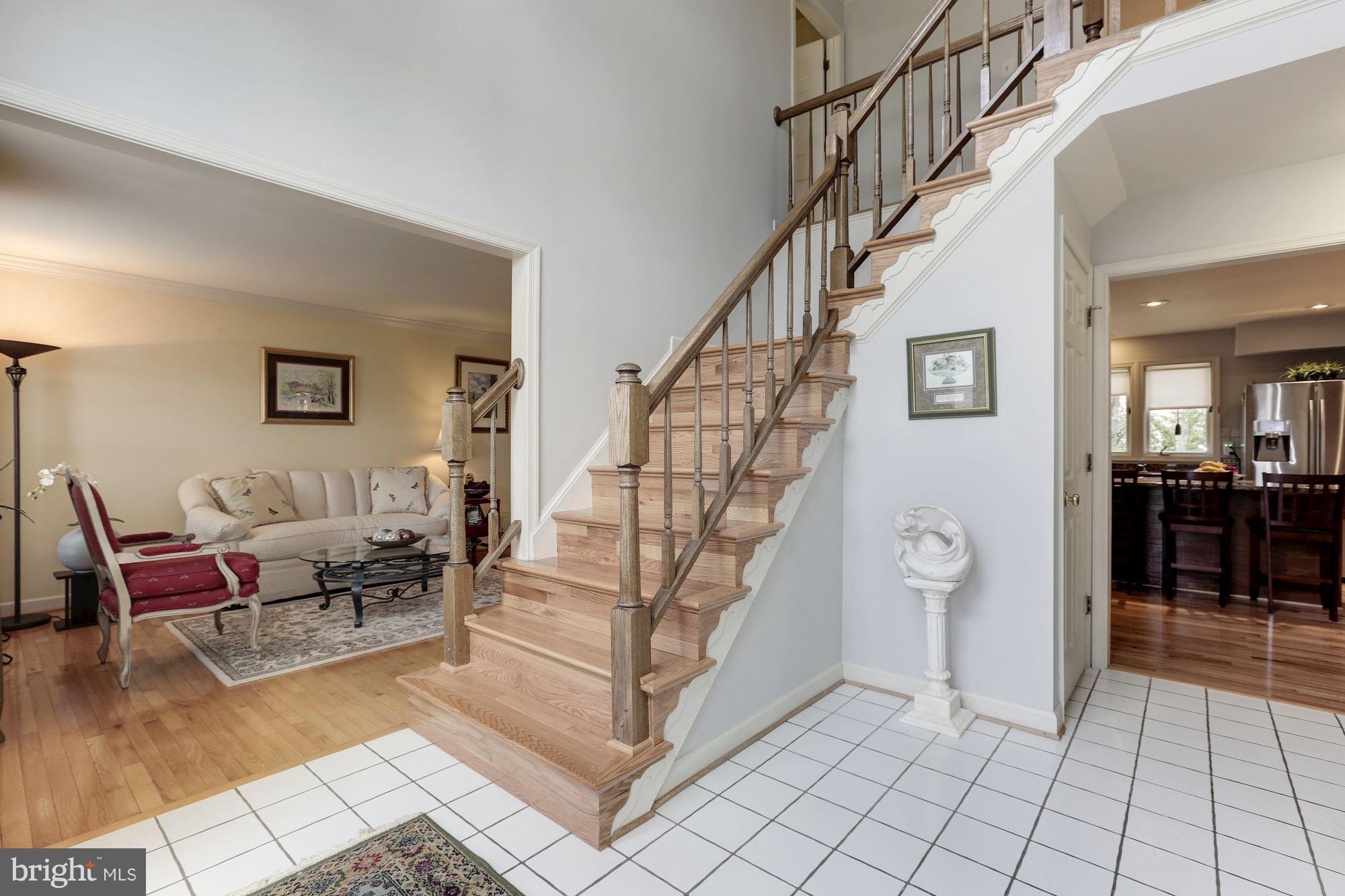 6402 Springhouse Circle Clifton, VA 20124 - Photo 3 of 30 a living room with furniture