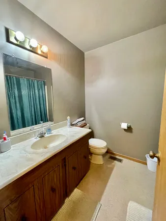 $1,600 | 76 Washington Street, Unit B, Oswego, IL 60543