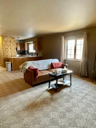 $1,600 | 76 Washington Street, Unit B, Oswego, IL 60543