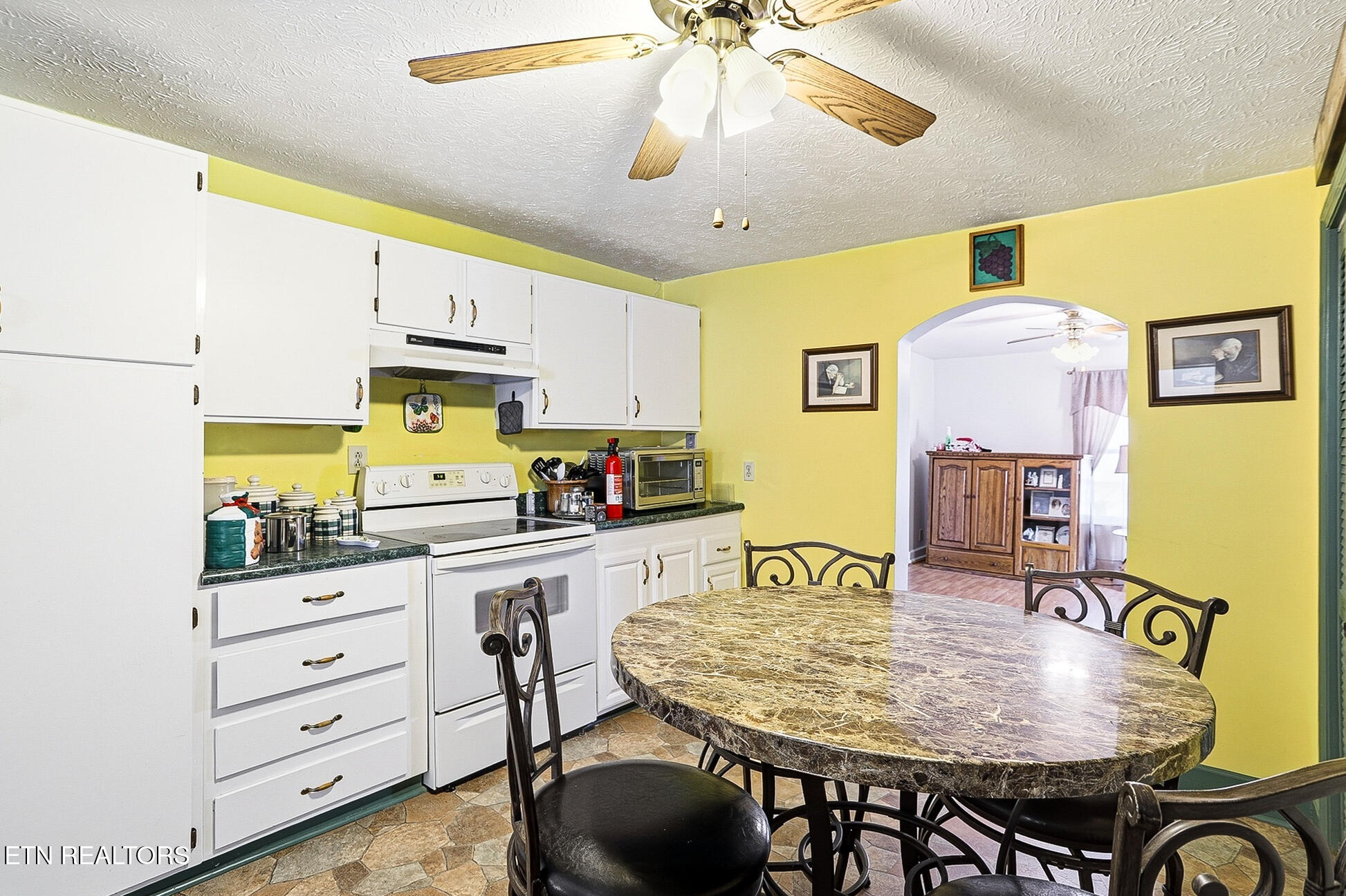 328 Mt Paran Road Jacksboro, TN 37757 - Photo 13 of 55 328 Mt Paran-222