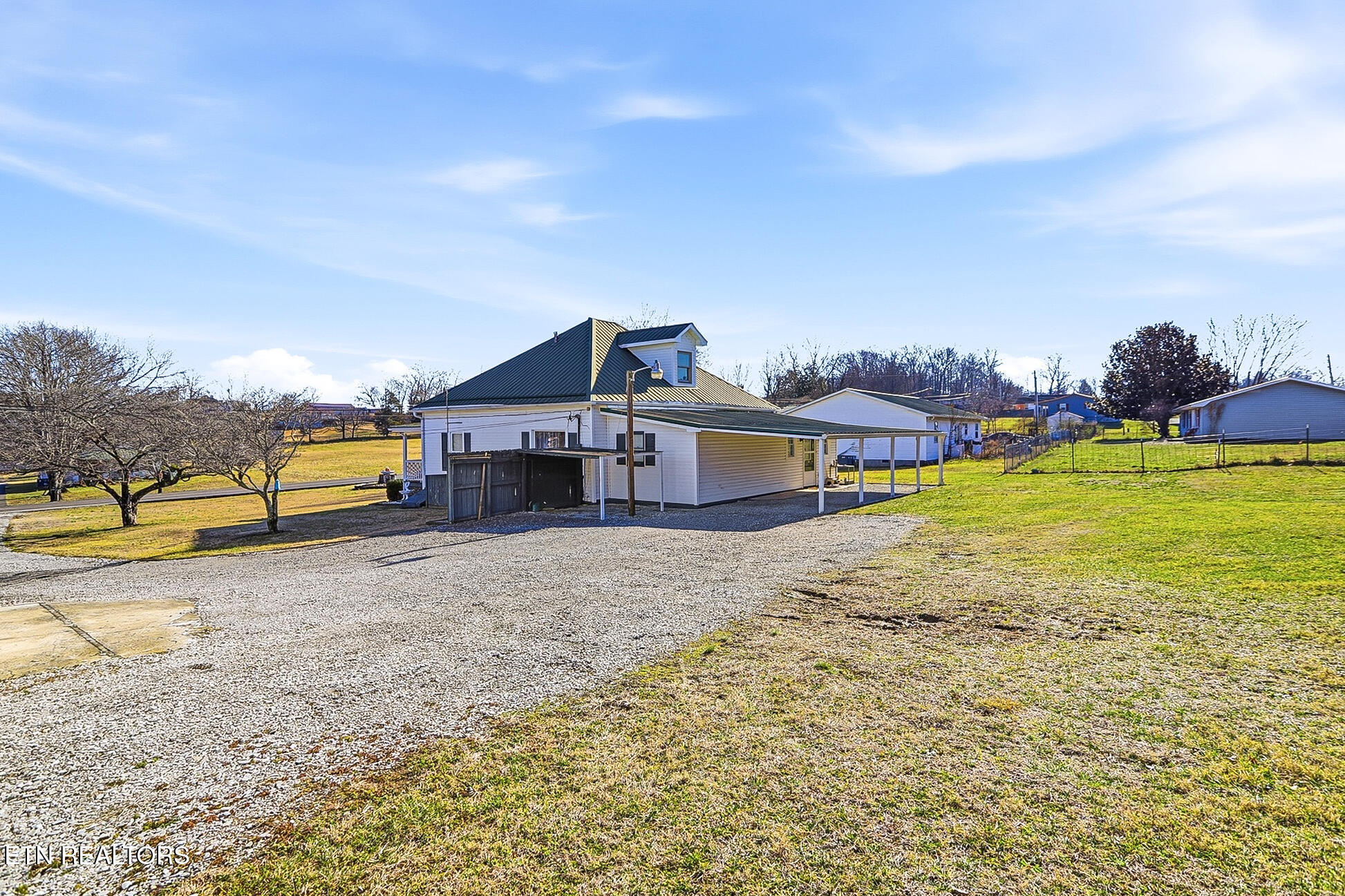 328 Mt Paran Road Jacksboro, TN 37757 - Photo 41 of 55 328 Mt Paran-62