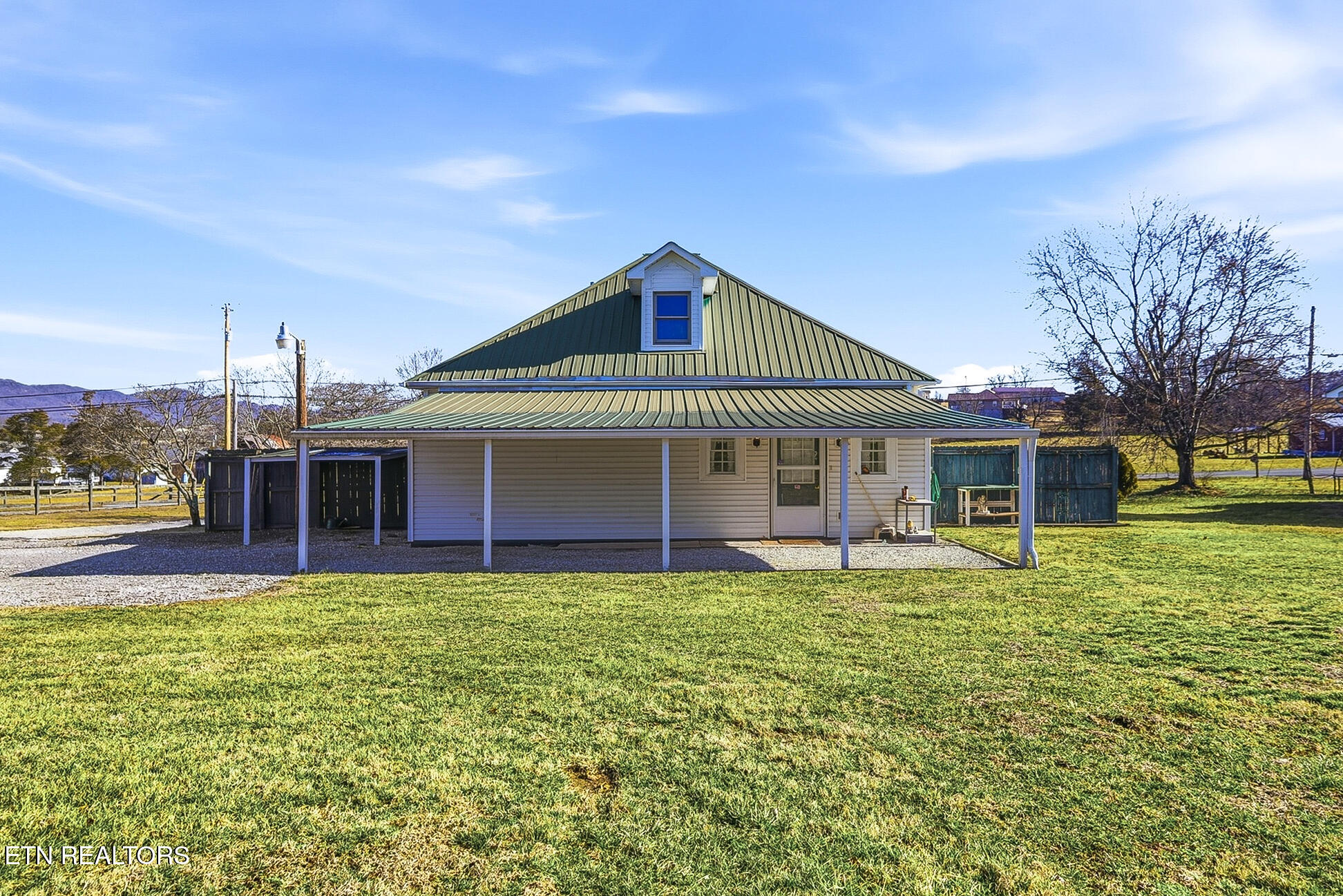 328 Mt Paran Road Jacksboro, TN 37757 - Photo 42 of 55 328 Mt Paran-67