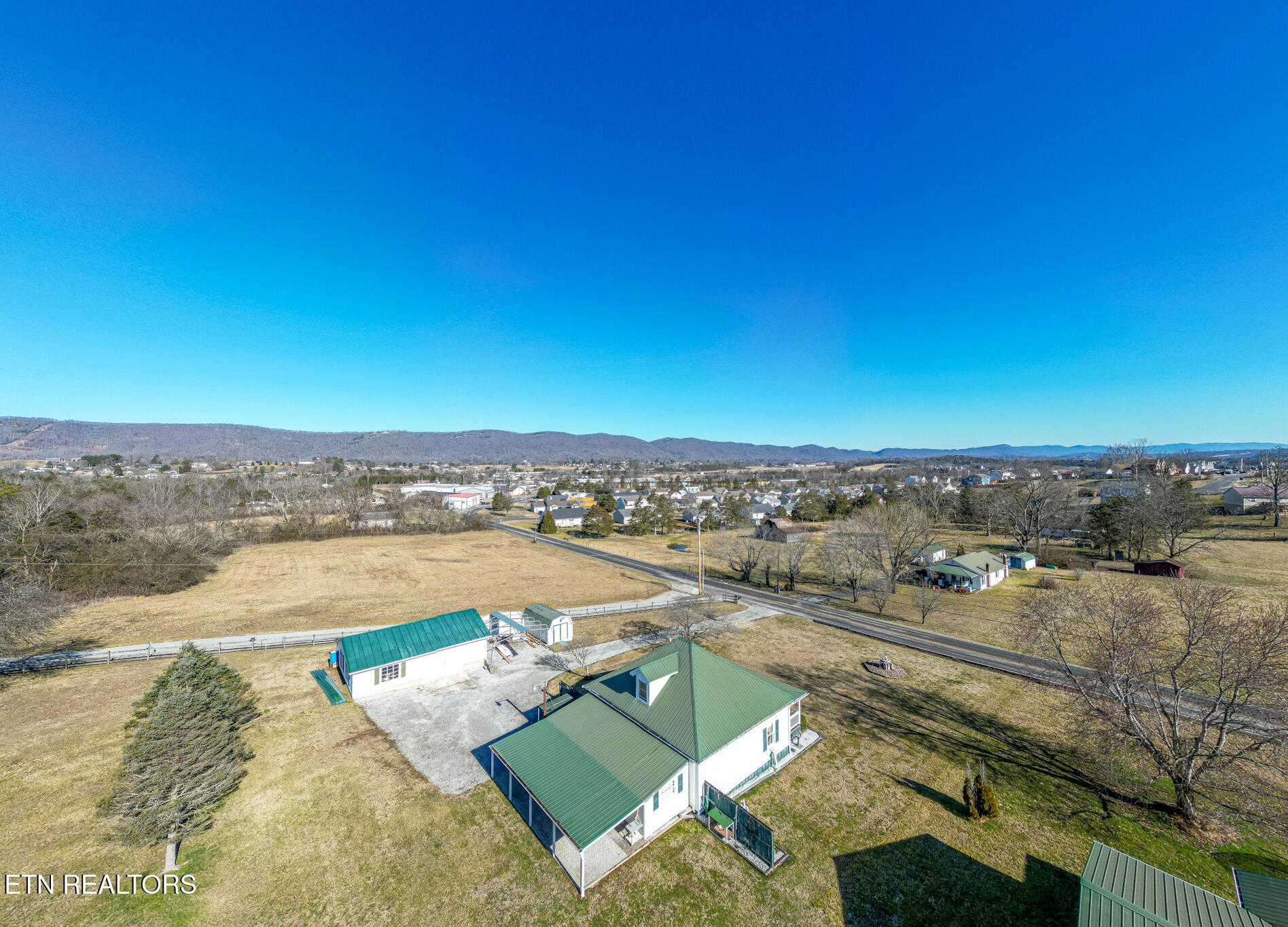 328 Mt Paran Road Jacksboro, TN 37757 - Photo 49 of 55 328 Mt Paran aerial-6