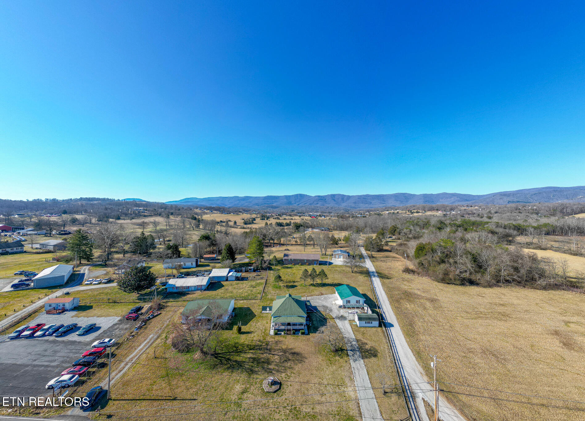 328 Mt Paran Road Jacksboro, TN 37757 - Photo 51 of 55 328 Mt Paran aerial-9