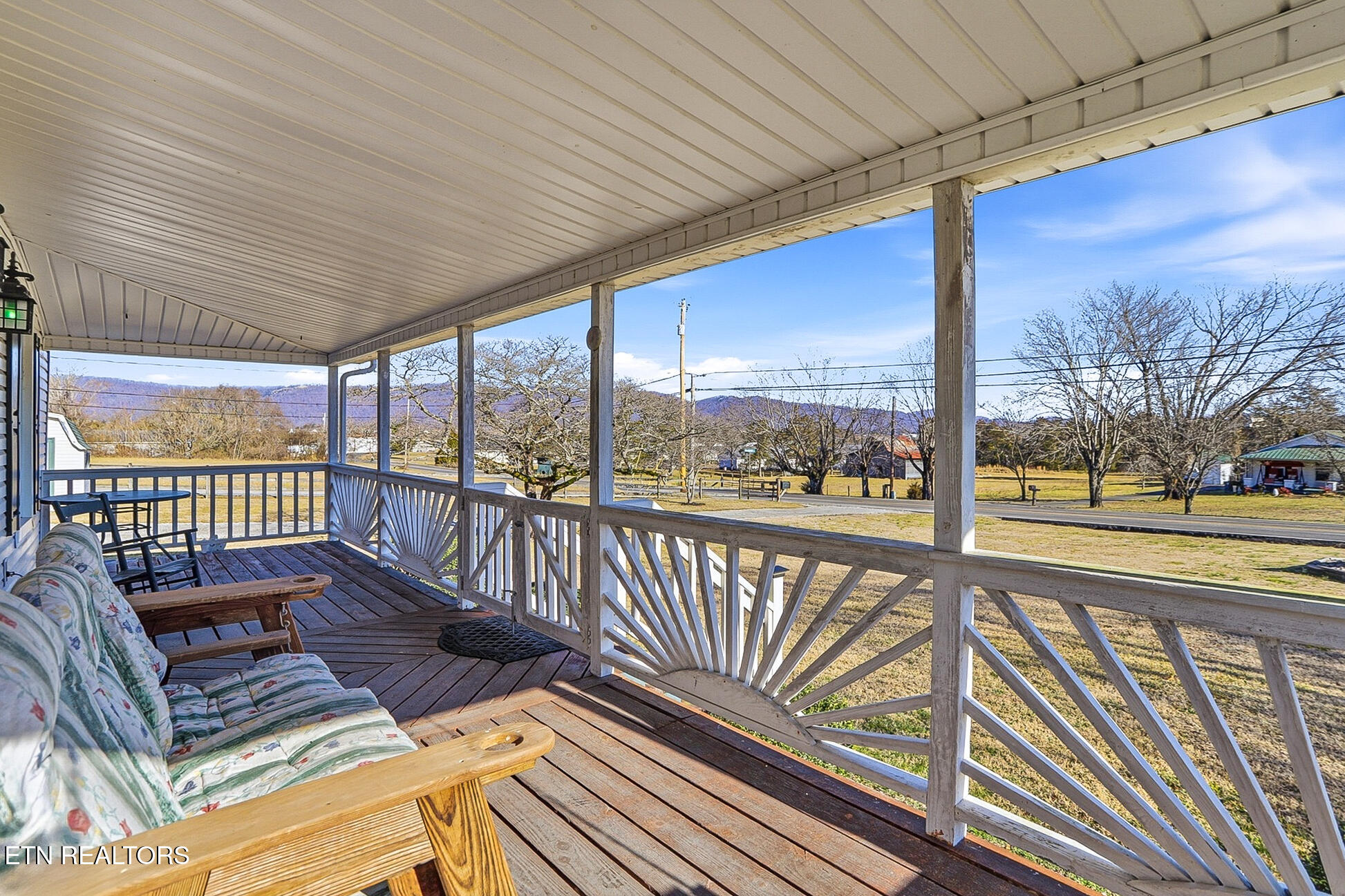 328 Mt Paran Road Jacksboro, TN 37757 - Photo 6 of 55 328 Mt Paran-7