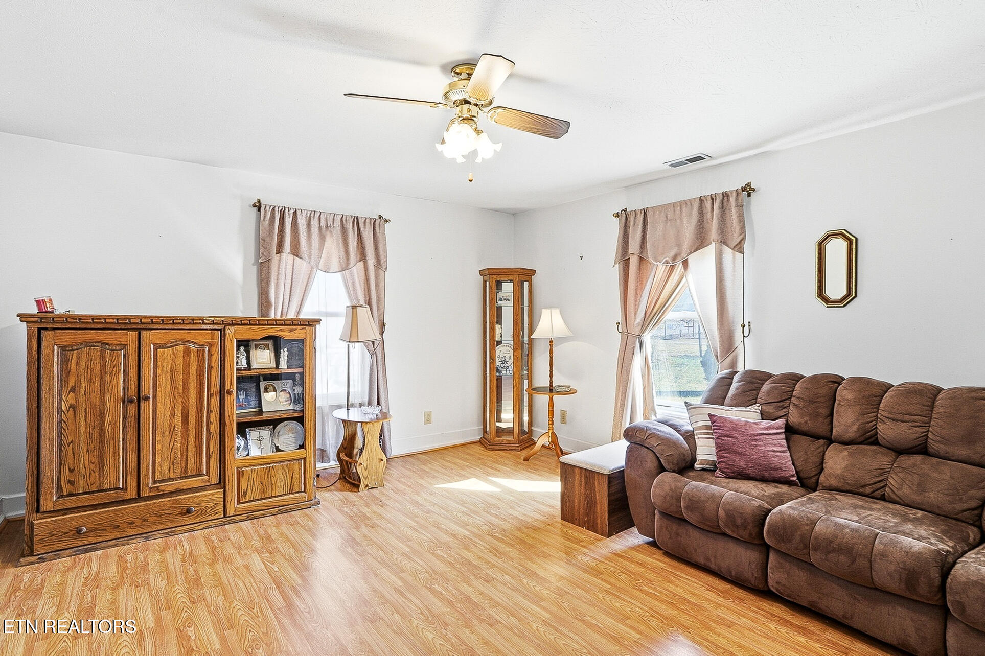 328 Mt Paran Road Jacksboro, TN 37757 - Photo 8 of 55 328 Mt Paran-97