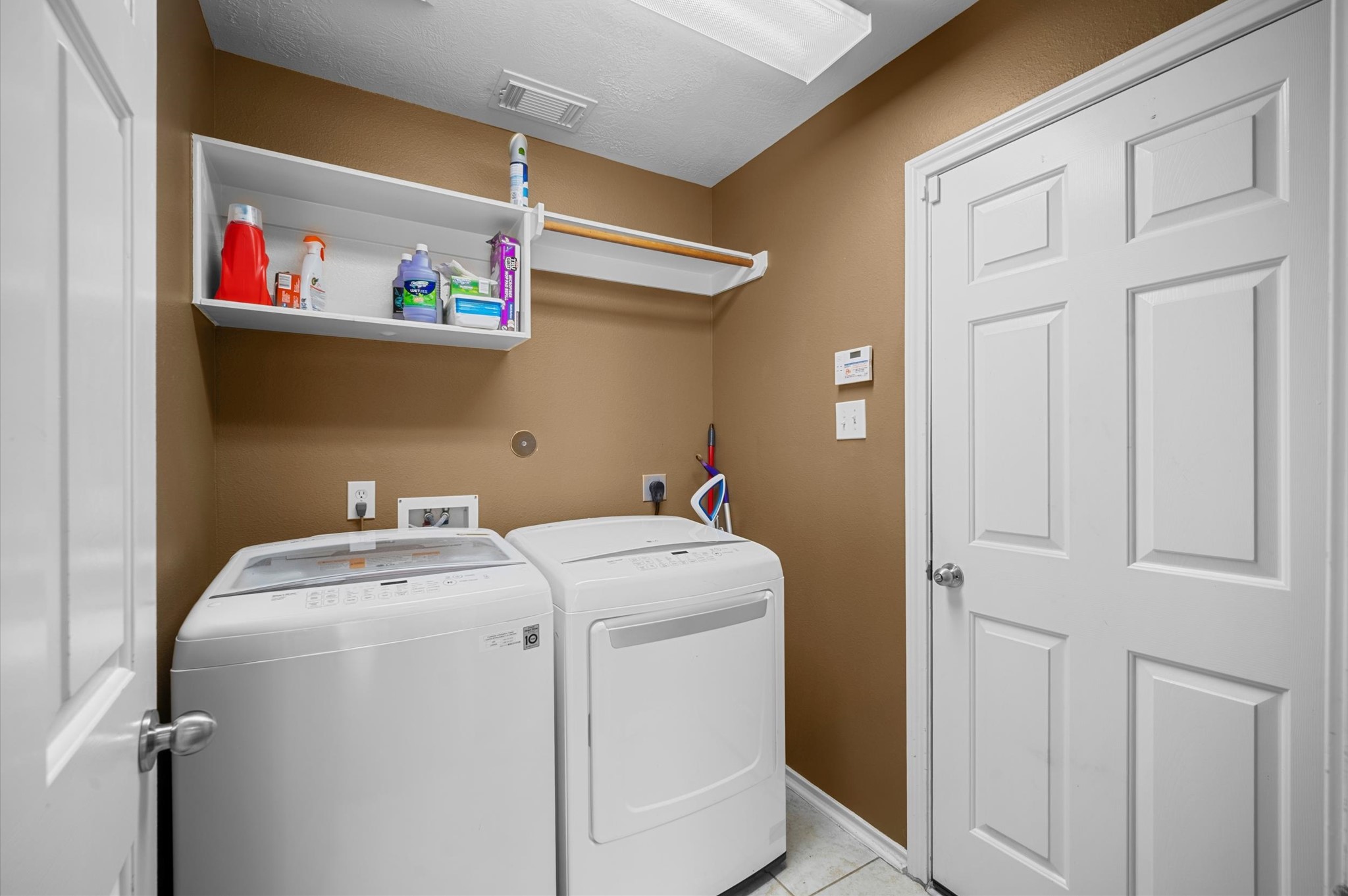 2411 Fern Lacy Drive Spring, TX 77388 - Photo 18 of 26 Utility Room