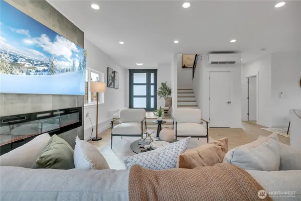 $1,599,990 | 9846 62nd Avenue South, Unit 1, Seattle, WA 98118