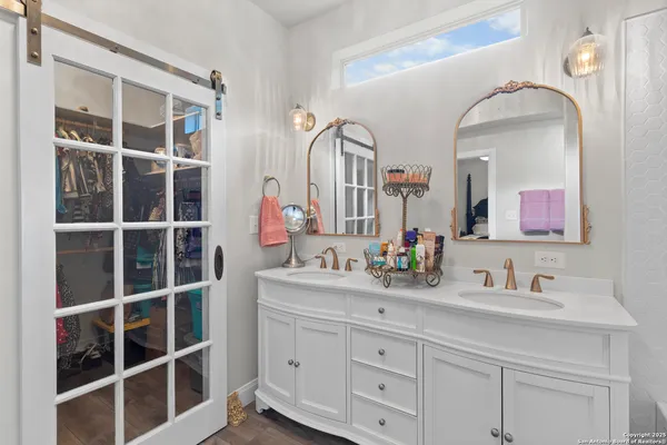 $925,000 | 792 Alamo Beach Road, Pipe Creek, TX 78063