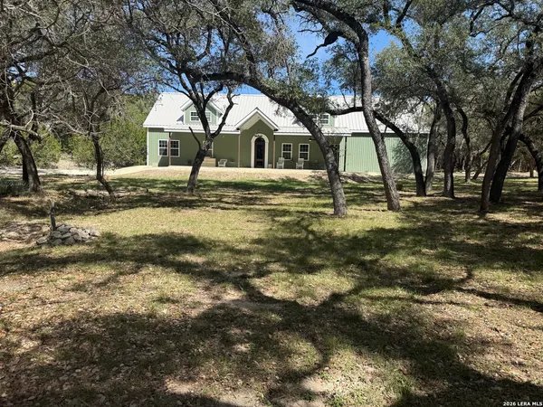 $925,000 | 792 Alamo Beach Road, Pipe Creek, TX 78063