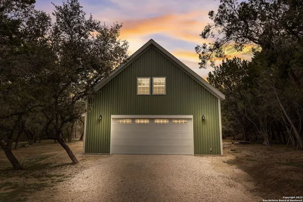 $925,000 | 792 Alamo Beach Road, Pipe Creek, TX 78063