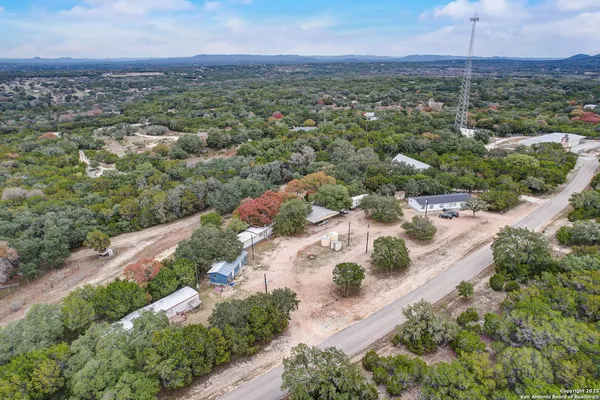 $925,000 | 792 Alamo Beach Road, Pipe Creek, TX 78063
