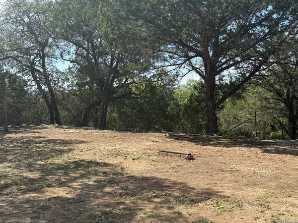 $925,000 | 792 Alamo Beach Road, Pipe Creek, TX 78063