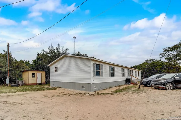 $925,000 | 792 Alamo Beach Road, Pipe Creek, TX 78063